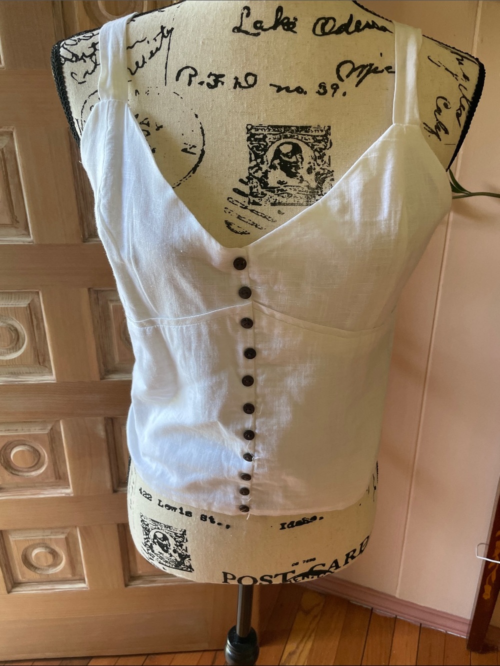 Love Notes White Button-Front Linen-Blend Camisole